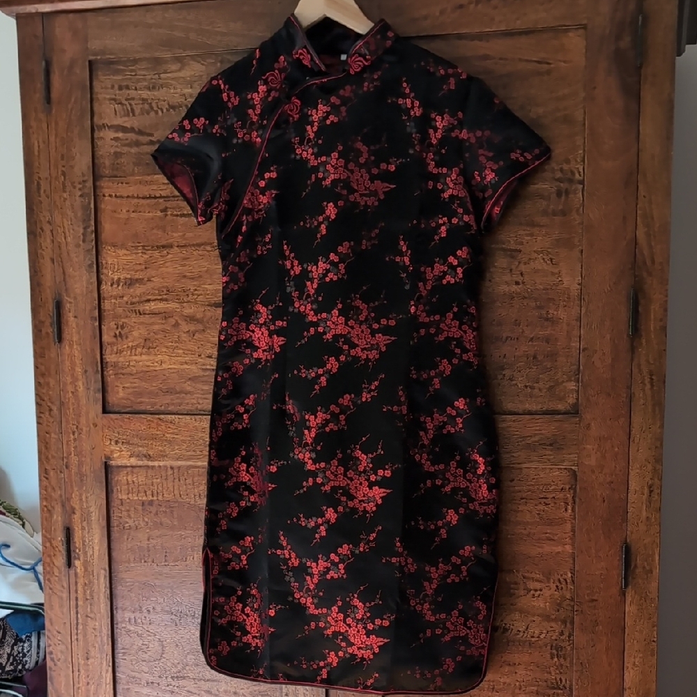 Chic Black and Red Floral Mini Dress